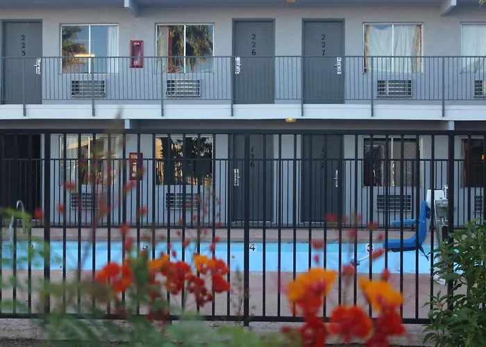 Motel Minsk - Extended Stay, I-10 Airport Tucson